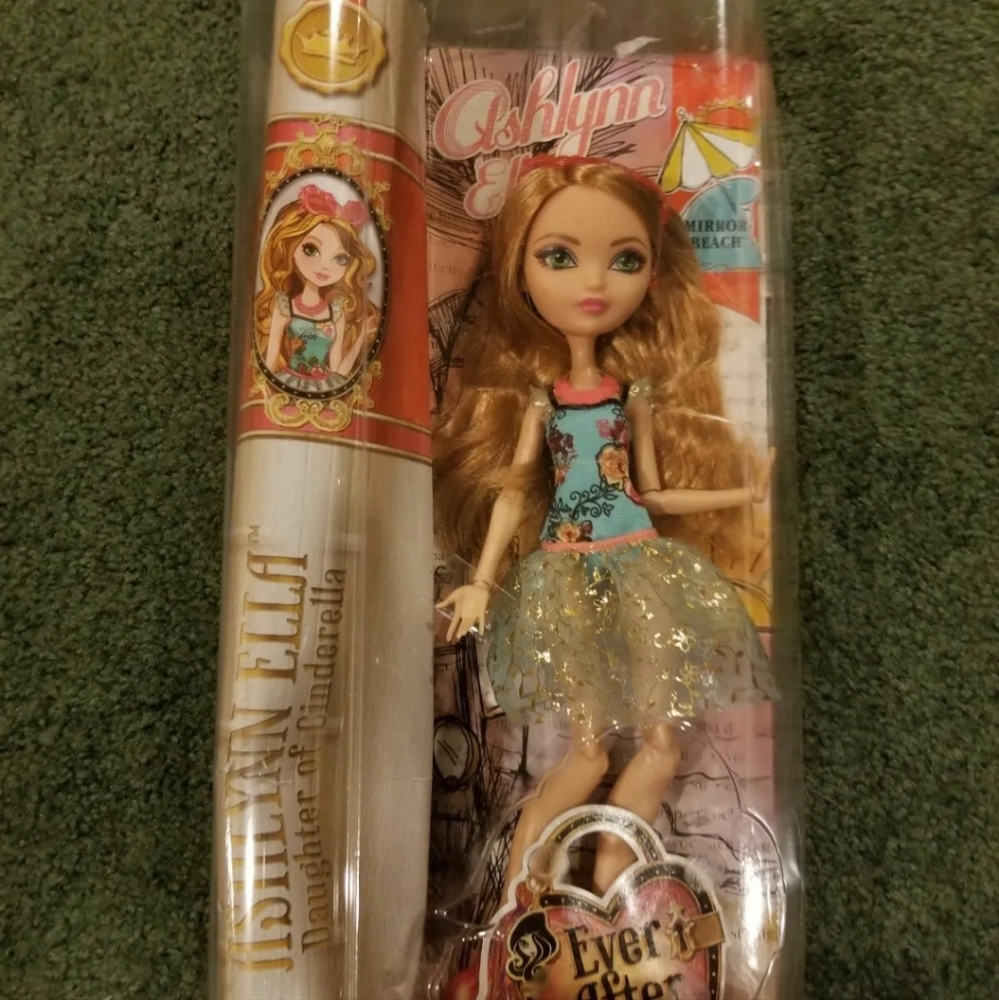 Ever After High ~ ASHLYNN ELLA (MIRROR BEACH) DOLL ~ MATTEL ~ Retired